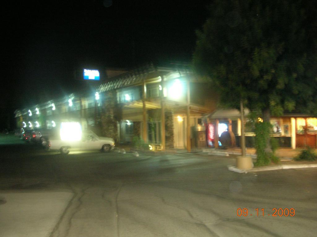 Parkside Inn Fresno Esterno foto