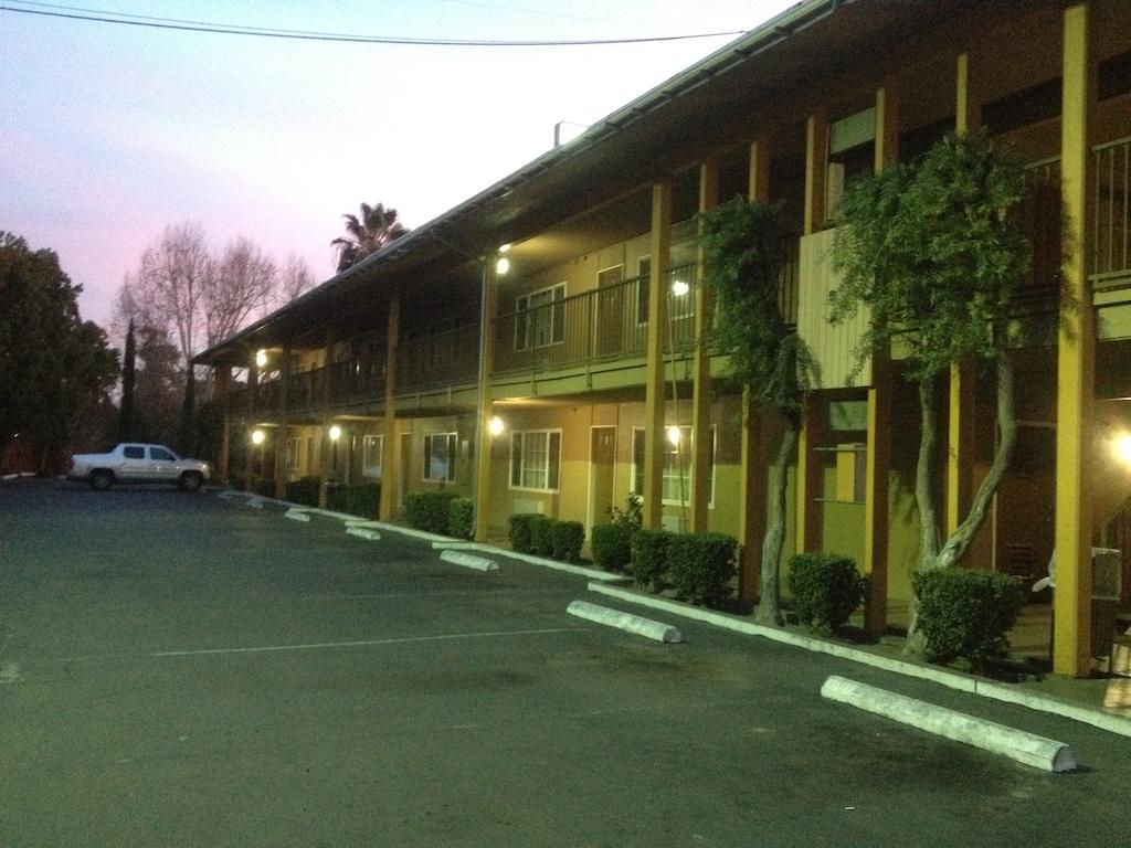 Parkside Inn Fresno Esterno foto
